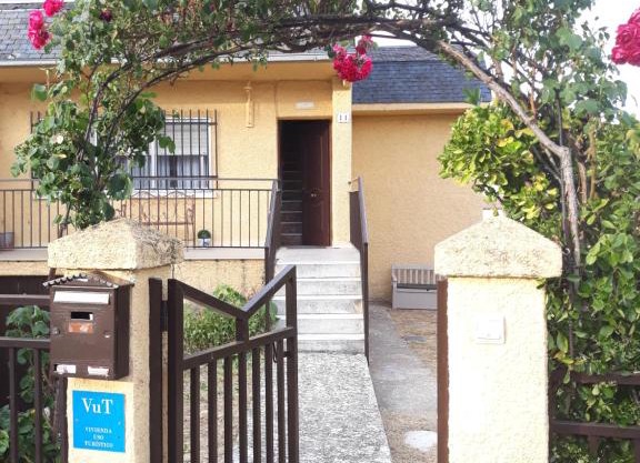 Casa Rural Alameda con chimenea y jardín