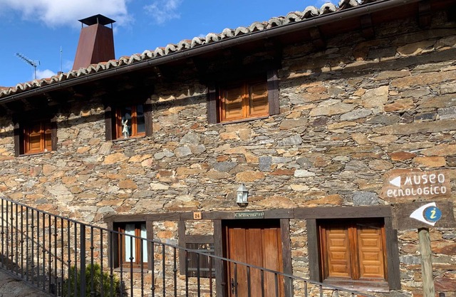 Casa Rural Clemente II, Ubicada en un Pueblo de Cuento La Hiruela