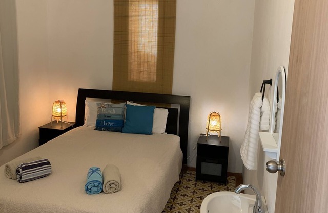 Casa San Juan Guesthouse/Room C/ 8min walking from the ferry!