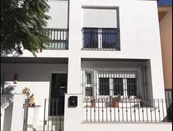 CASA SANLÚCAR Amplio y precioso duplex a un paso de la playa y del centro
