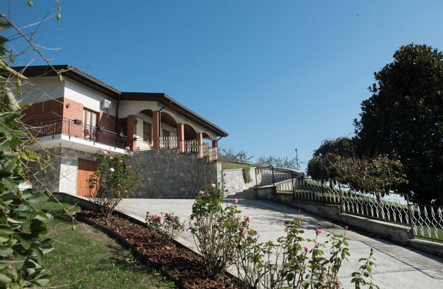 Casa Serena - Unique Retro/Classic Villa in Wine Country near Milan Terrace View
