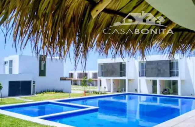 CASABONITA frente alberca, AirAC