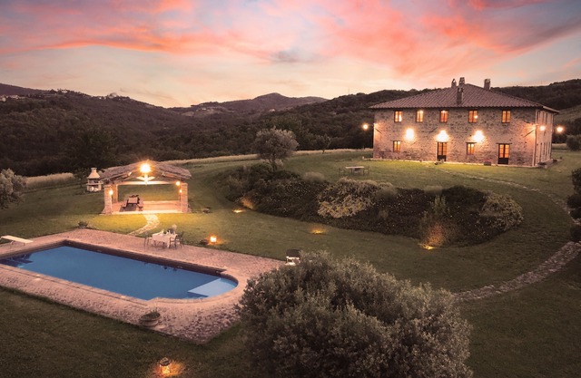 Casale di Ceci - Organic Estate in Umbria with panoramic swimming pool