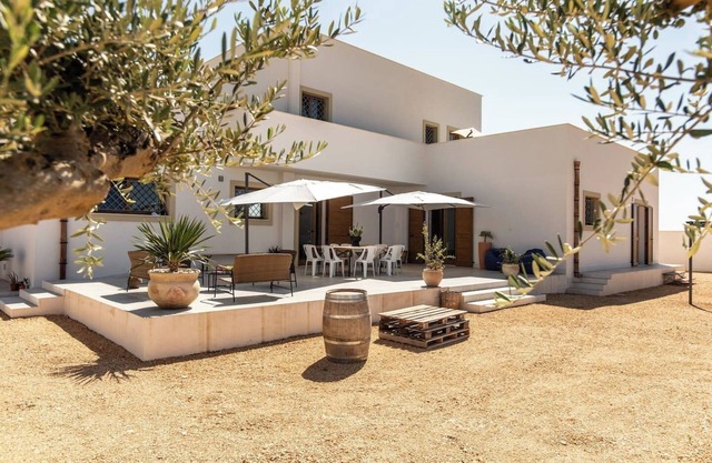 Casale Gorghi Tondi House e Vineyard