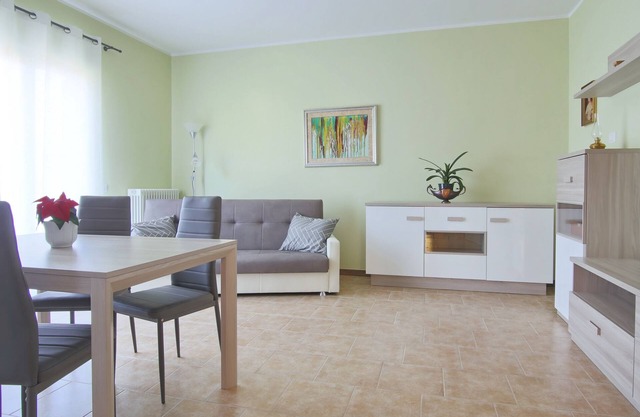 Casasco 79 - Two Bedroom Apartment, Sleeps 5