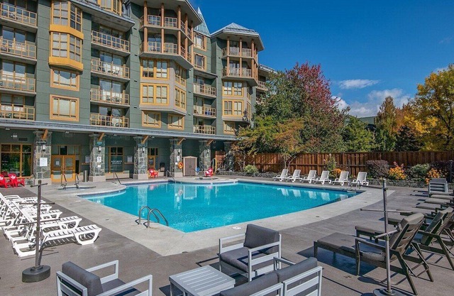 Cascade Lodge Premium Suite with Pool & Hot Tub