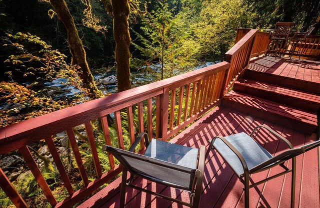 Cascade River Cabin + Hot Tub, Firepit