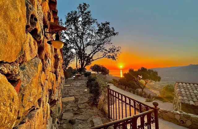 CASEDDU IN LECCIA sea view and swimming pool