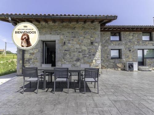 CASERIO DELORTU by Urdaibai Experience