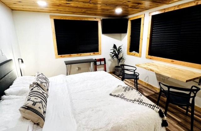 Casita 3 · Getaway Space in nature - near lakes & shopping.C3