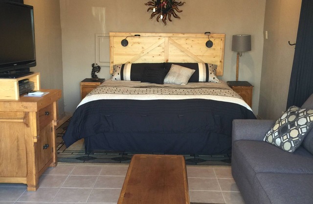 Casita in the SW, with lots of character!