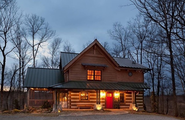 Caspian Cottage - Secluded log cabin on 150 acres