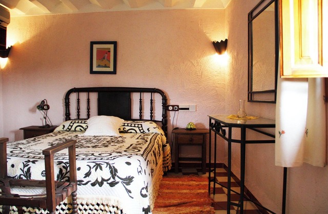 Castaño Apartment: the old house