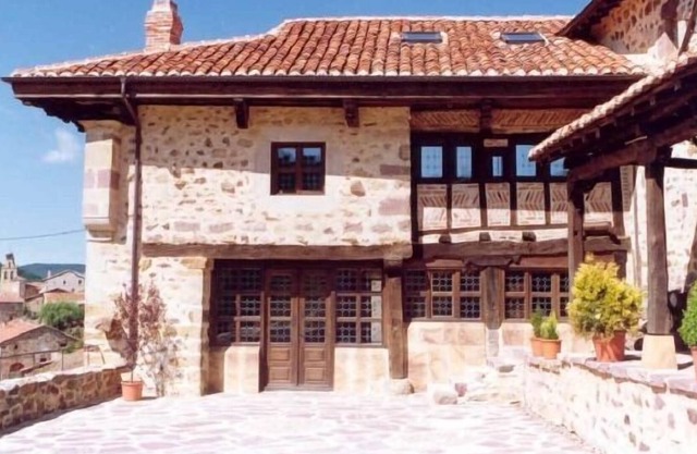 Castilleria House for 8 people