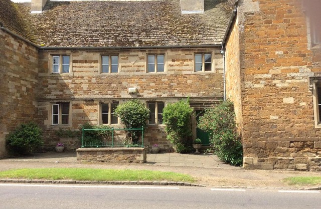 Castle Farm House B&B