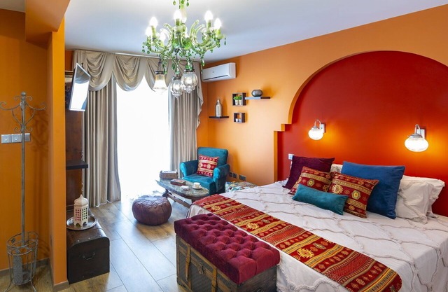 CASTLE HOLIDAY APARTMENTS, MOROCCAN DELIGHT STUDIO B208