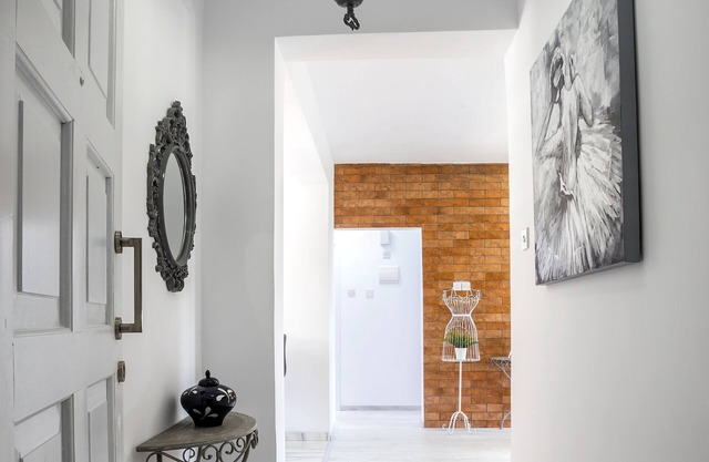 CASTLE HOLIDAY APARTMENTS, HIPSTER 2 BEDROOM FLAT D418