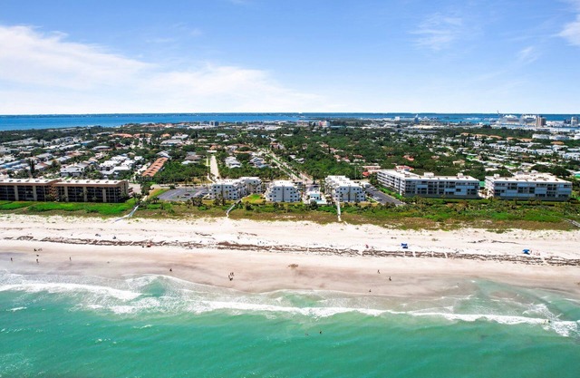 Catalina Cove - World Famous Cocoa Beach!
