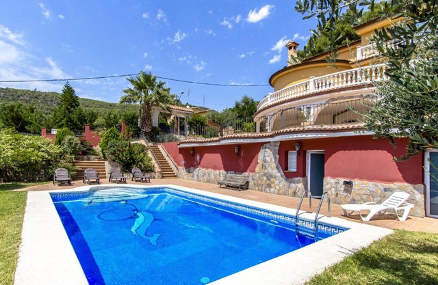 Catalunya Casas Spacious, Sublime Villa just 15km to Barcelona!