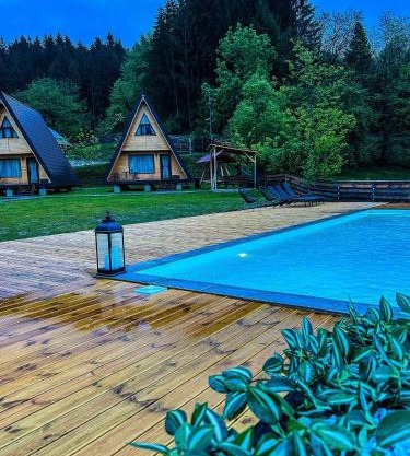 Catunul din Podei A-Frame