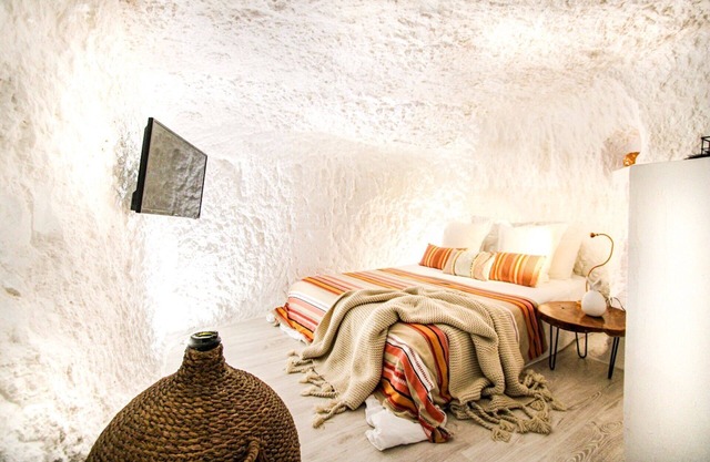 Cave Suite THA (Lomas de Ruvira cave hotel)