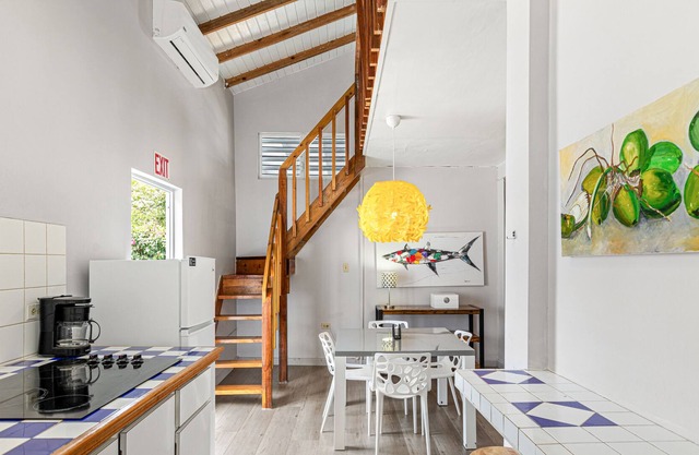 Cayo Laurel | Beautiful tropical loft style apartment located in unique La Pargu