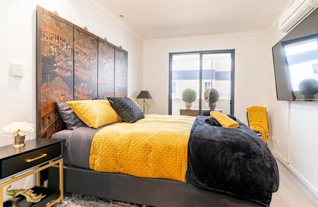 CBD 2bedrms 2 onsuite bathrms, free parking and WiFi, sleeps 8n