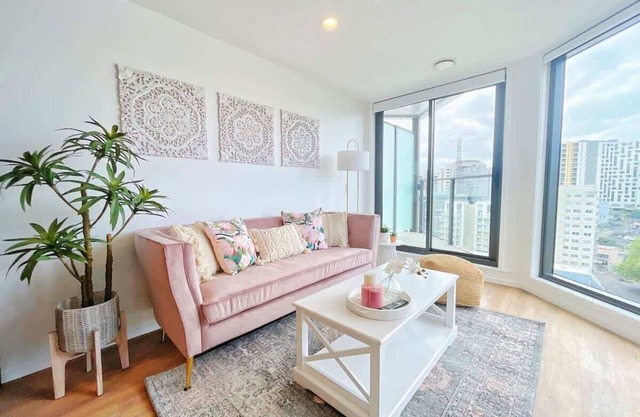 CBD Parkside Penthouse 2Beds & 2Baths vs Pool Gym