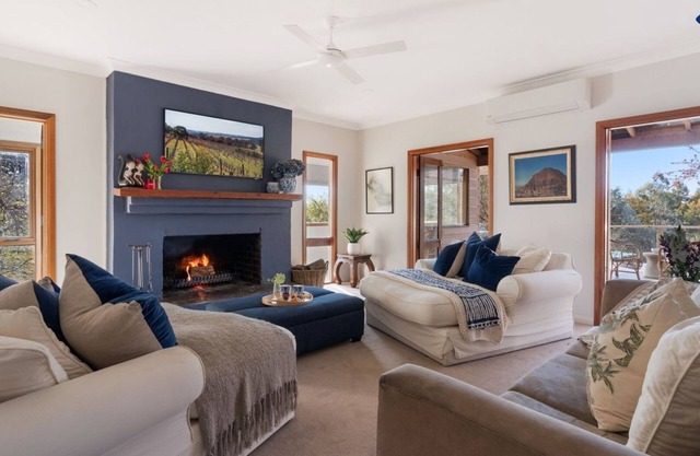 Cedar Cottage – charming rural vistas
