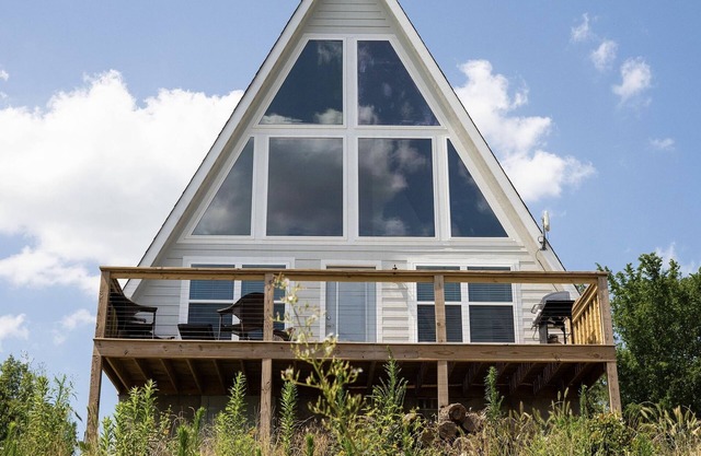 Cedar Falls Modern A-frame on Petit Jean Mountain