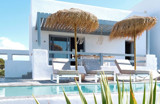 Céline, Elegant House with Pool