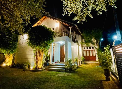 Cenreeza Airport Villa