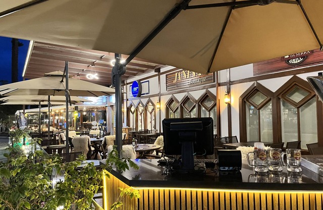 Center Suíço Flats e Shopping