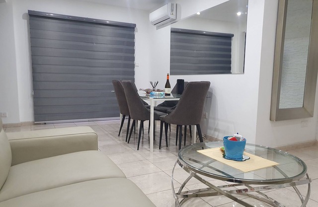 Central 2-bedroom apartment in Larnaca with WiFi and AC.By the sea