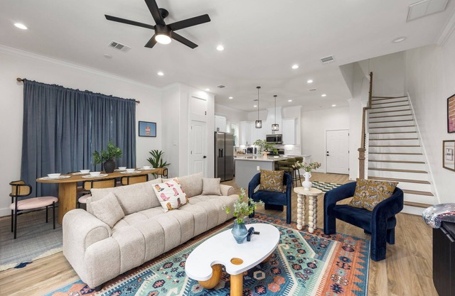 Central 4bd: Outdoor Movie - Ping Pong - BBQ