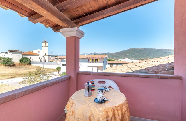 Central Apartment with Garden, Terrace & Balcony; Pets Allowed, Parking Available