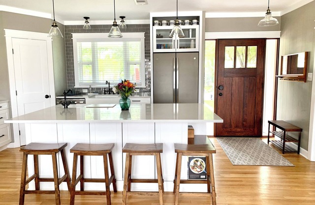 Central ATX Home - Perfect for Families, F1 & ACL - Large Backyard & Deck