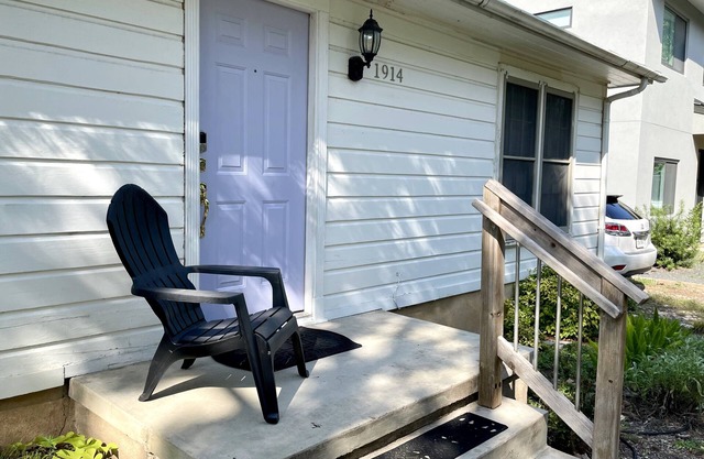 Central Austin - Blocks From Park, Cafes, Pools Near Downtown, Major Employers