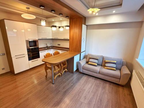Central Chișinău Apartment - 2 Minutes from Main Square
