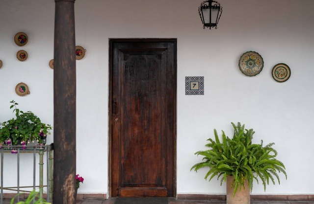 Central colonial apartment with private balcony