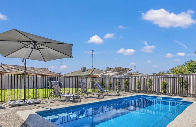 Central Echuca Escape | Heated Pool | 3 BDR