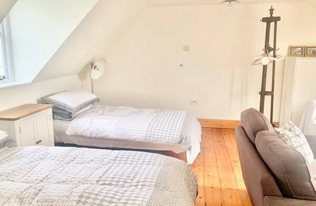 Central Ely 3 bed 2 bathroom smart apartment
