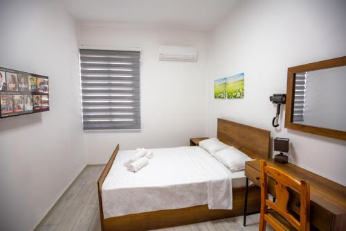 Central Girne Escape 2 by HolidayKeys