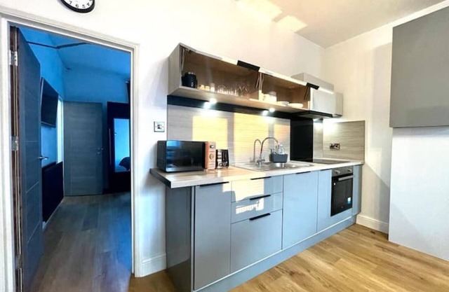 Central PE1 Modern Appt WiFi TV Kitchen Comfort