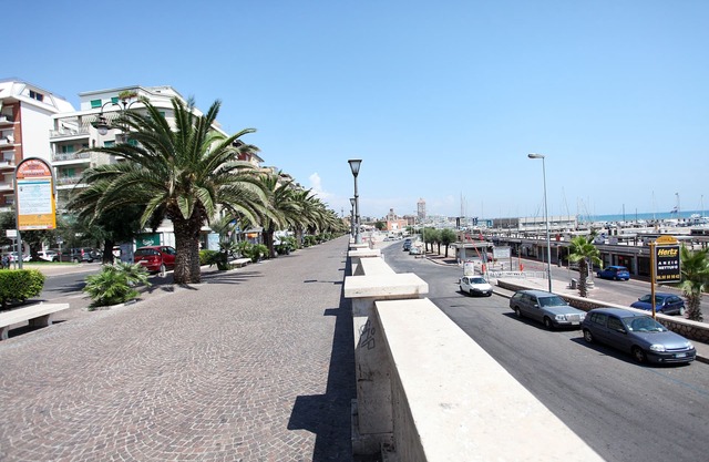 CENTRAL! PERFECT FOR HOLIDAYS AND GET TO ROME