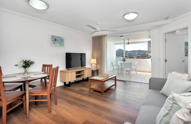 Central Plaza Adjacent Apartments w Rooftop Pool