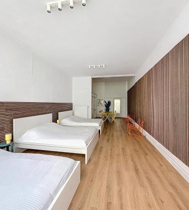 Central Spot - Louise