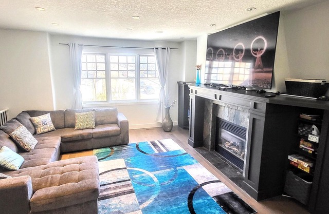 Central Upscale 4 Storey House