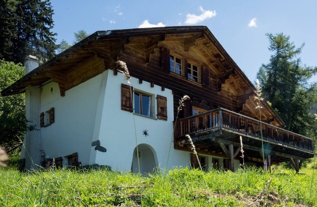 Central Verbier Family Chalet with Breathtaking Views- 600m to Medran Ski Lifts