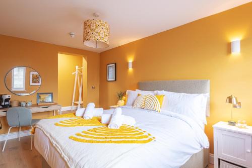 Central Whitchurch - Lowcross House Guest Bedroom 4